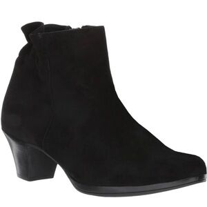 Munro Alfie Black Suede Ankle Boots